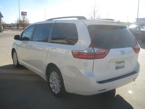 Used 2015 Toyota Sienna Limited Premium image 5