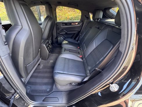 Used 2025 Porsche Cayenne Turbo GT image 54