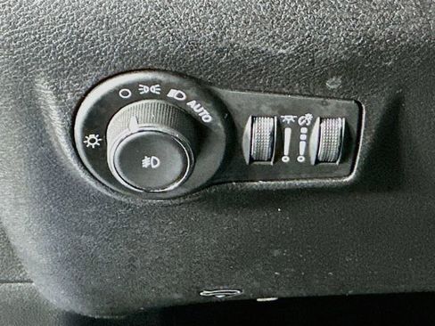 Used 2024 Jeep Compass Latitude AWD/4WD image 12