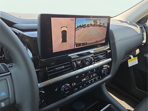 New 2026 Nissan Pathfinder SL AWD/4WD image 17