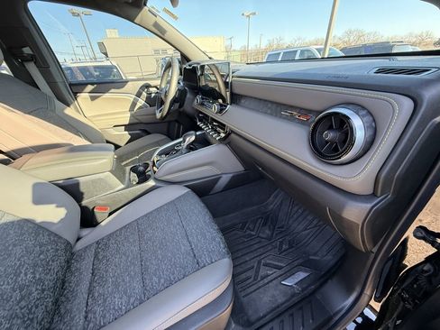 Used 2024 Chevrolet Colorado ZR2 w/ Technology Package image 38