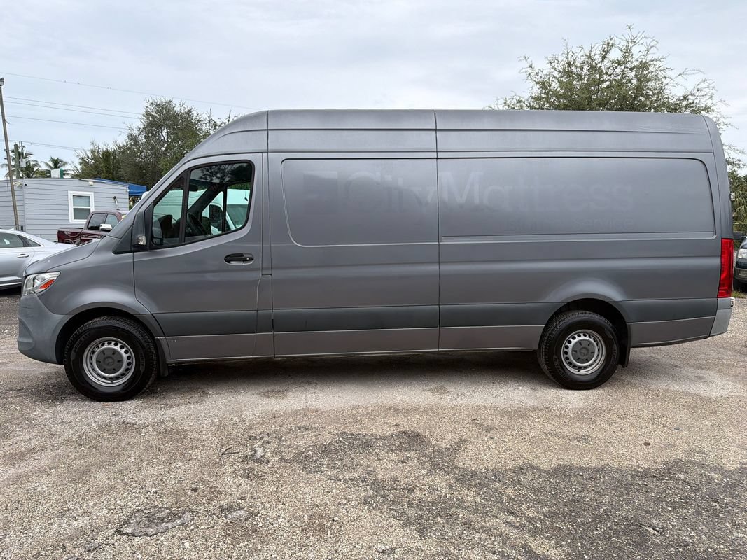 Used 2021 Mercedes-Benz Sprinter 2500 image 2