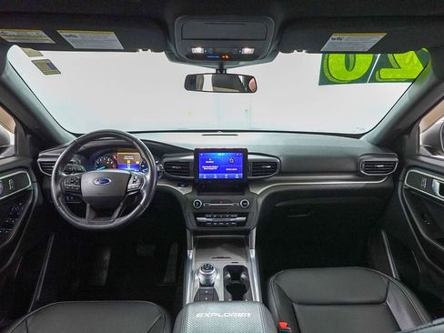 Certified 2020 Ford Explorer XLT w/ Equipment Group 202A image 7