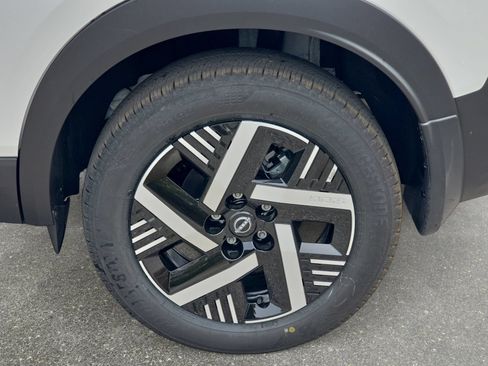 New 2027 Nissan Kicks SV w/ SV Premium Package FWD image 30