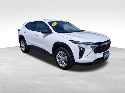 Certified 2024 Chevrolet Trax LS FWD image 1