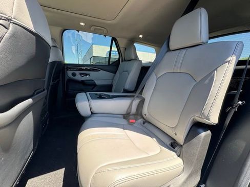 Used 2024 Honda Pilot Touring image 13
