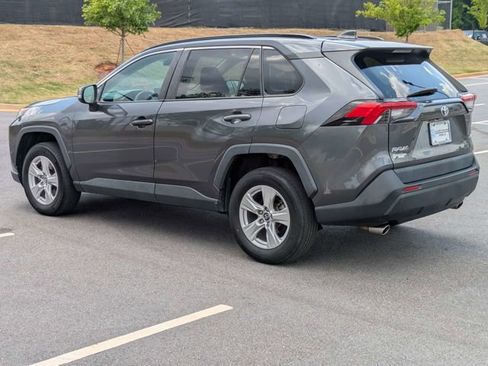 Used 2020 Toyota RAV4 XLE FWD image 2