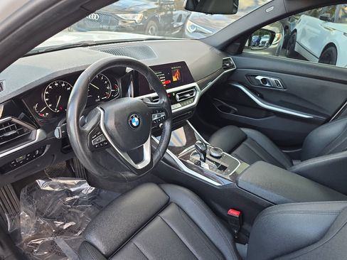Used 2019 BMW 330i xDrive Sedan w/ Driving Assistance Package image 22