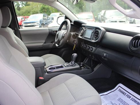 Used 2019 Toyota Tacoma SR w/ SR Convenience Package image 21