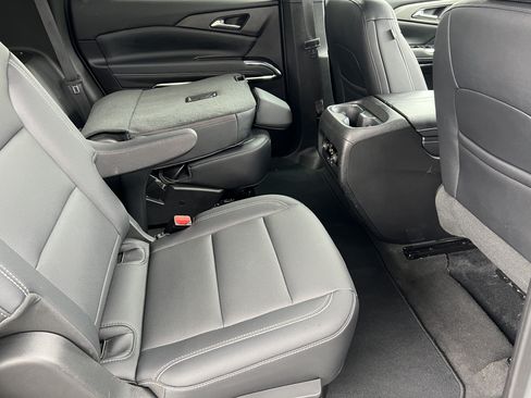 Used 2025 Chevrolet Traverse LT AWD/4WD image 24