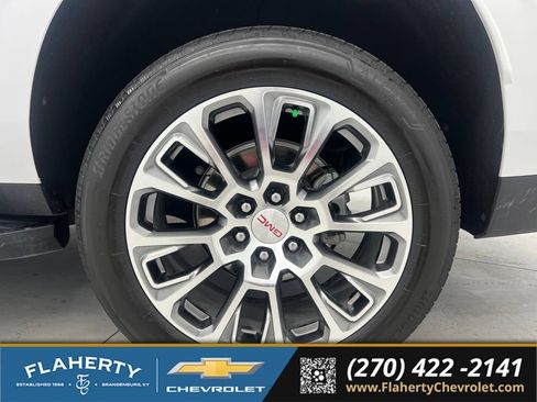 Used 2025 GMC Yukon XL Denali AWD/4WD image 18