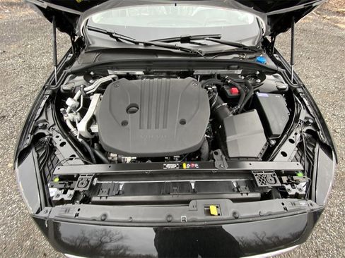 Certified 2023 Volvo S60 B5 Ultimate w/ Climate Package image 10