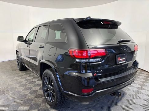 Certified 2018 Jeep Grand Cherokee Altitude AWD/4WD image 8