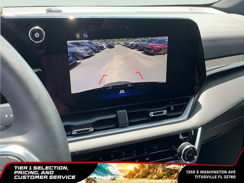 Used 2025 Chevrolet Equinox LT AWD/4WD image 33