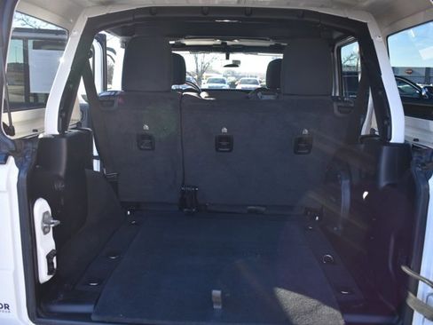 Used 2022 Jeep Wrangler Unlimited Sahara image 16