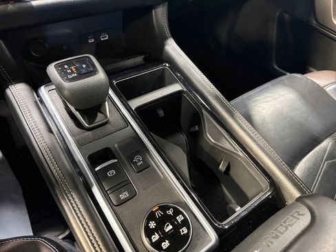 Used 2022 Nissan Pathfinder Platinum image 35