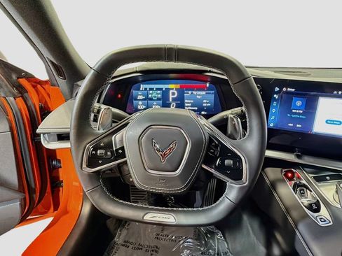 Used 2025 Chevrolet Corvette Z06 RWD image 13