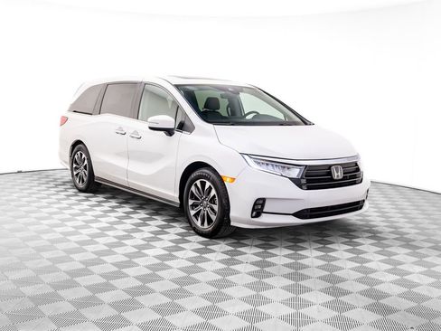 Certified 2024 Honda Odyssey EX-L image 7
