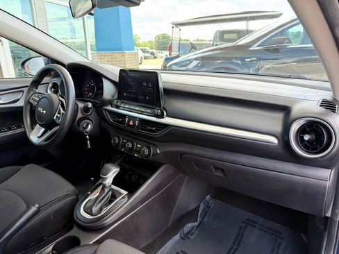 Used 2022 Kia Forte LXS FWD image 22