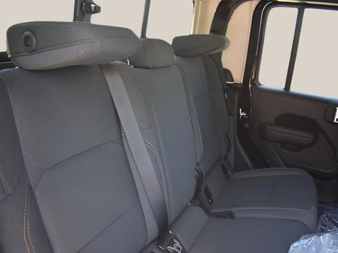 New 2025 Jeep Gladiator Sport image 16