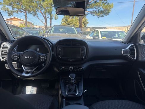 Used 2025 Kia Soul LX w/ LX Technology Package image 29