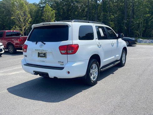 Used 2016 Toyota Sequoia SR5 w/ Premium Package AWD/4WD image 7