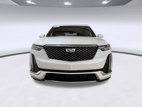 Used 2021 Cadillac XT6 Premium Luxury FWD image 6