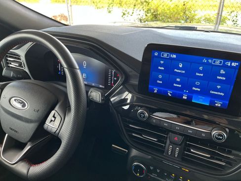 Used 2023 Ford Escape ST-Line image 34