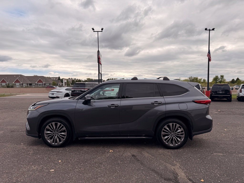 Used 2021 Toyota Highlander Platinum AWD/4WD image 9