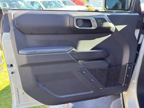 New 2025 Ford Bronco Badlands image 11