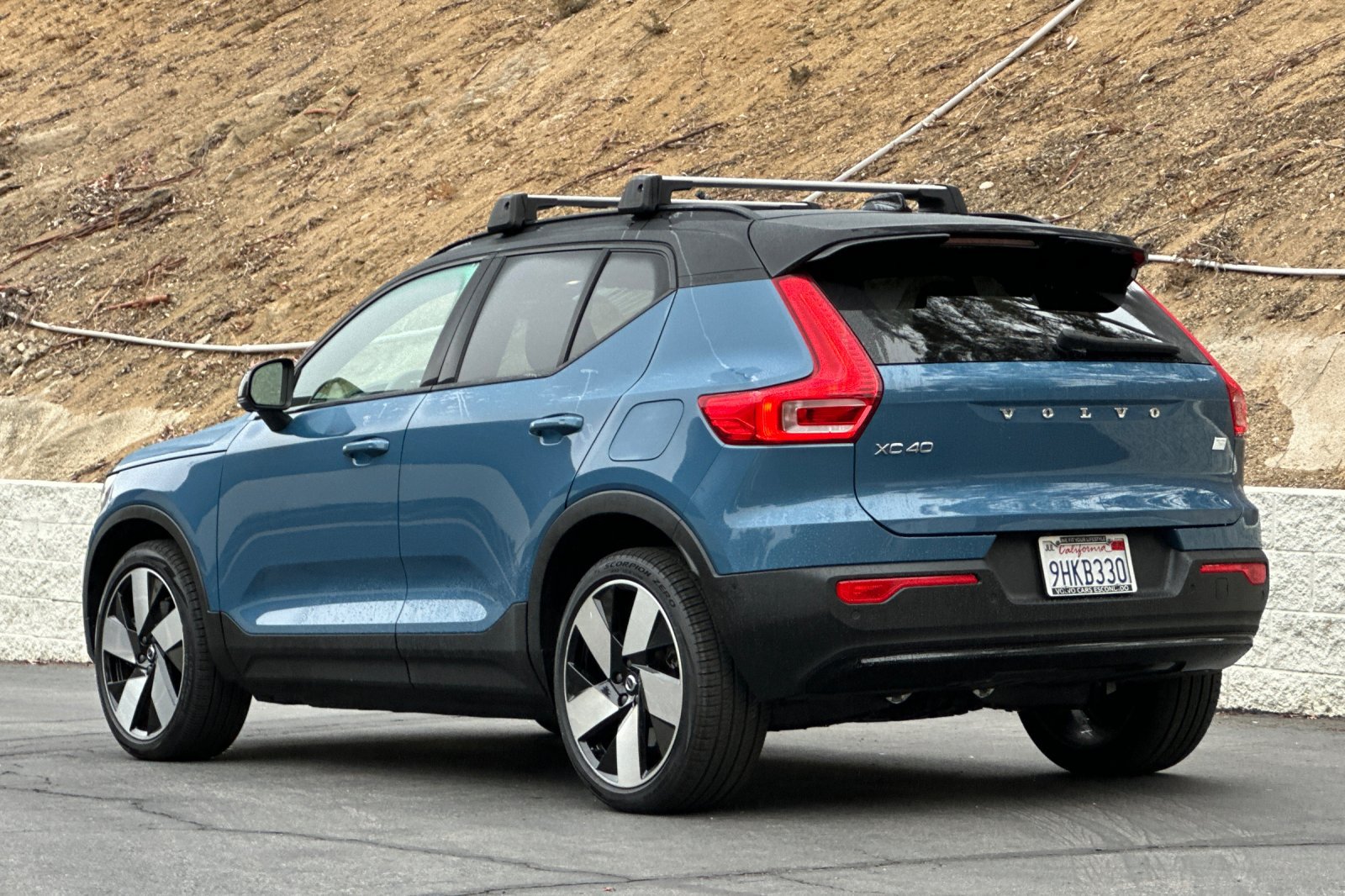 Certified 2023 Volvo XC40 Recharge Ultimate w/ Protection Package Premier AWD/4WD image 7