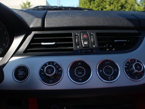 Used 2011 BMW Z4 sDrive30i image 28