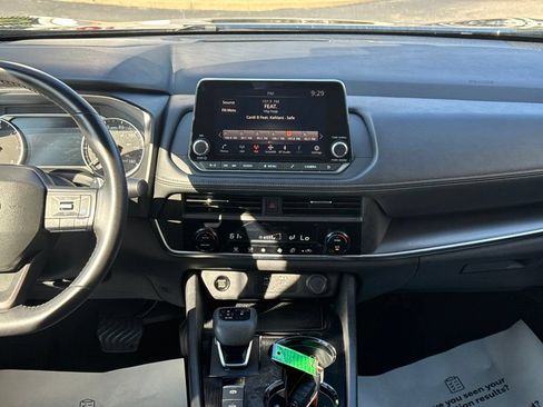 Used 2025 Nissan Rogue SV FWD image 19