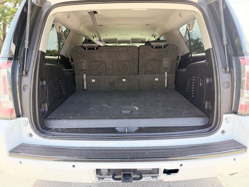 Used 2020 GMC Yukon XL SLE RWD image 9