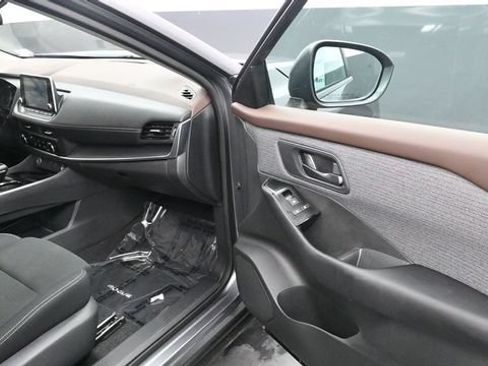 Used 2023 Nissan Rogue S AWD/4WD image 13