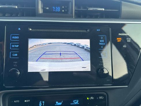 Used 2017 Toyota Corolla LE FWD image 43