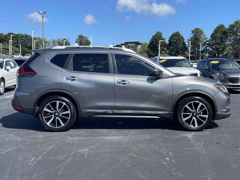 Used 2019 Nissan Rogue SL w/ Premium Package FWD image 8