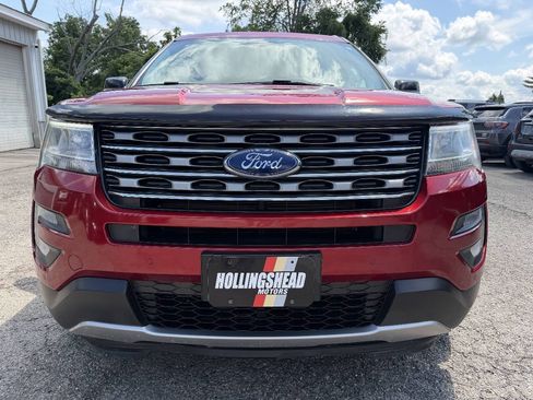 Used 2017 Ford Explorer XLT w/ Equipment Group 202A AWD/4WD image 2