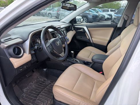 Used 2014 Toyota RAV4 Limited AWD/4WD image 23