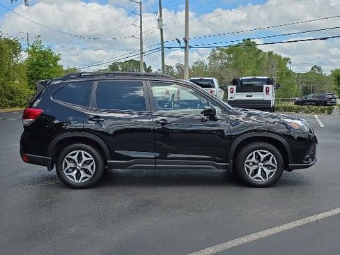 Used 2023 Subaru Forester Premium AWD/4WD image 9