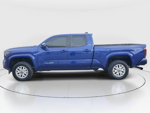 Certified 2024 Toyota Tacoma SR5 AWD/4WD image 6
