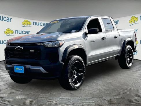 Used 2023 Chevrolet Colorado Trail Boss AWD/4WD image 3