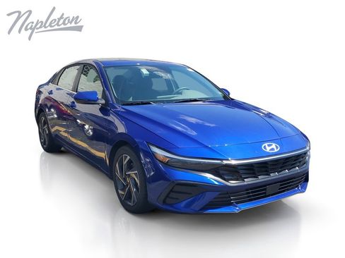 Used 2025 Hyundai Elantra SEL FWD image 8