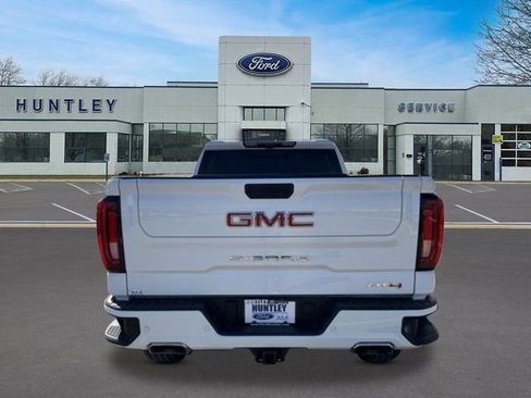 Used 2024 GMC Sierra 1500 AT4 w/ Technology Package AWD/4WD image 4