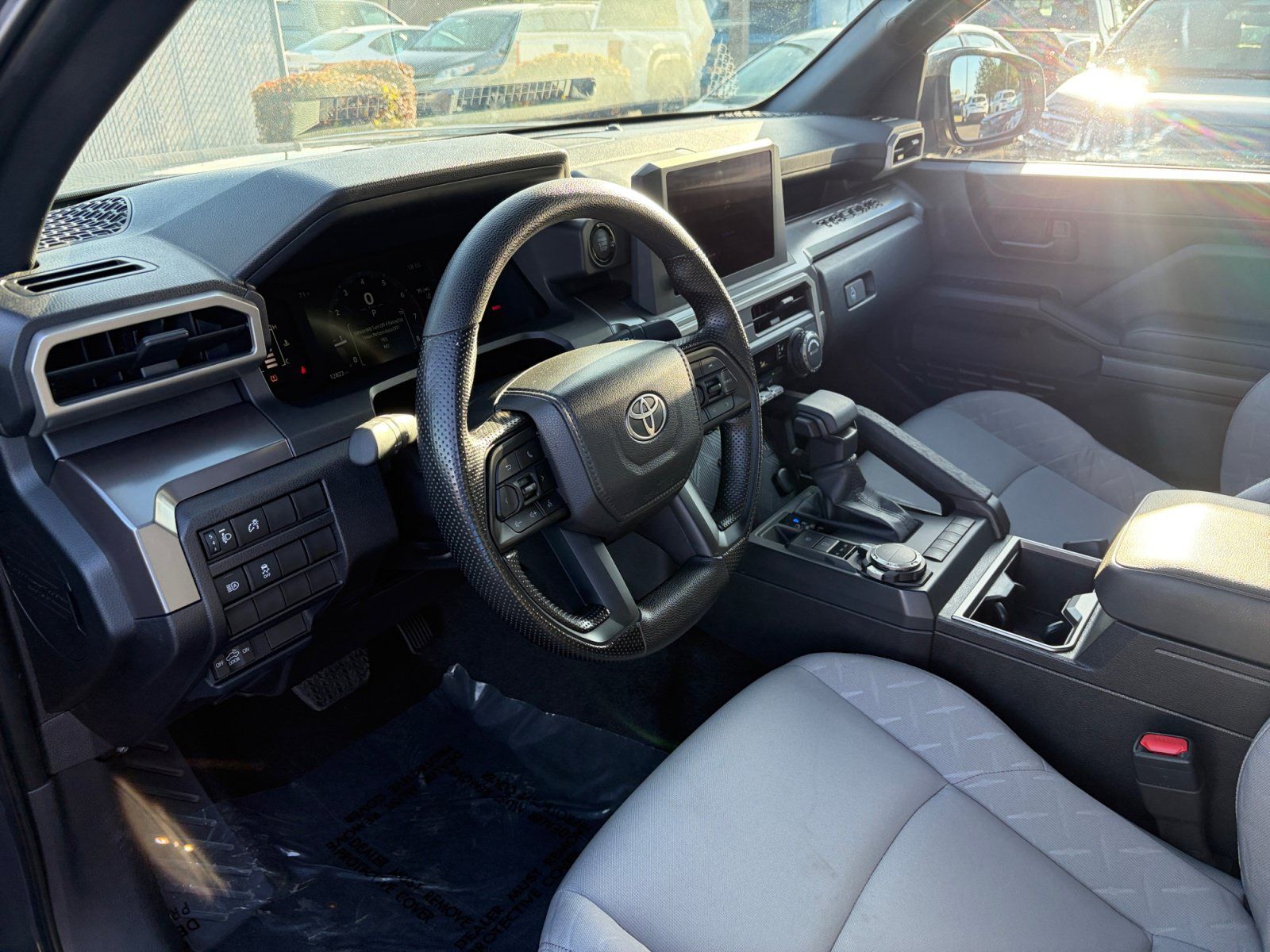 Used 2025 Toyota Tacoma SR5 AWD/4WD image 10