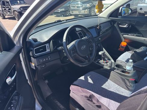Used 2018 Kia Niro Touring image 24