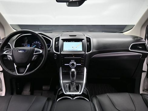 Used 2018 Ford Edge Titanium w/ Equipment Group 302A AWD/4WD image 21