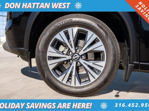 Used 2023 Nissan Rogue SV image 34