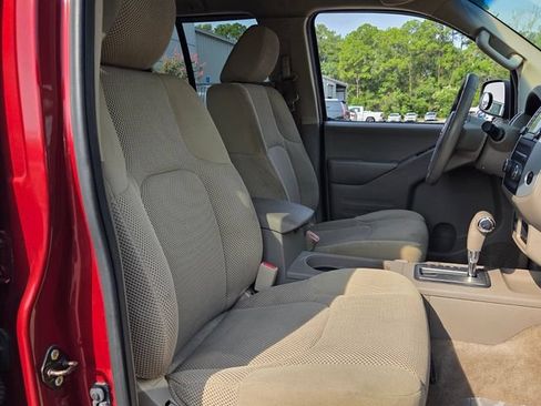 Used 2016 Nissan Frontier SV RWD image 17