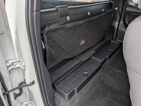 Used 2019 Toyota Tacoma SR RWD image 5